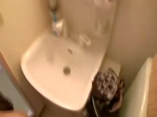 Ini kotor milf mendapat bahkan dirtier di itu kamar mandi